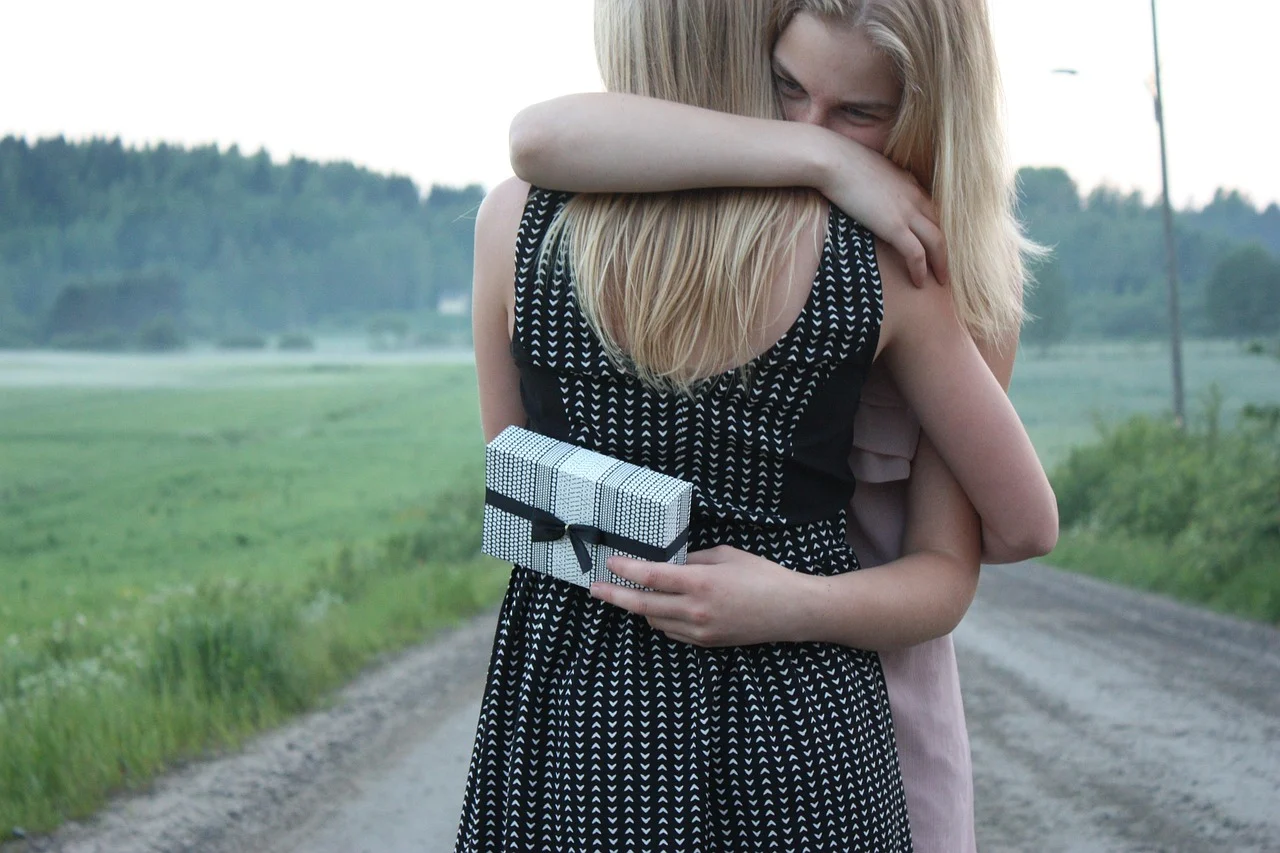 in cat timp se astupa gaurile din urechi