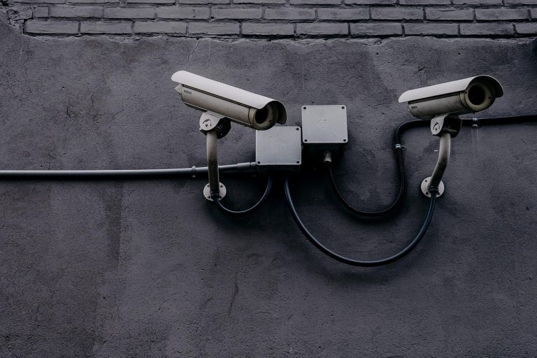 Ce trebuie sa stiu inainte sa apelez la o firma de detectare microfoane?